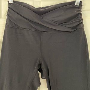 Lululemon ruched, v-waisted leggings